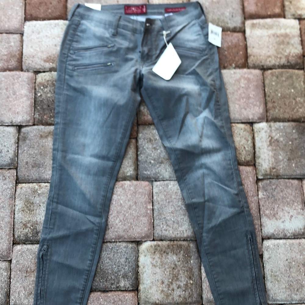 Brand new lucky brand womens jeans with side zipper at bottom